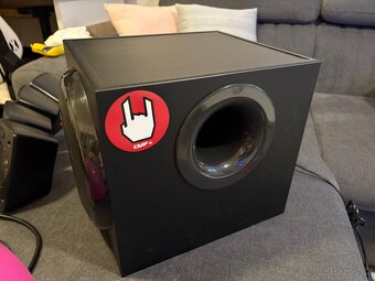 Logitech Z906 5.1 systém - 4