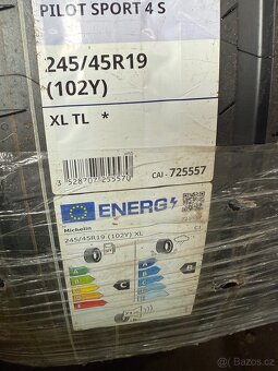 Prodej pneu Michelin super pilot 4 mercedes s - 4