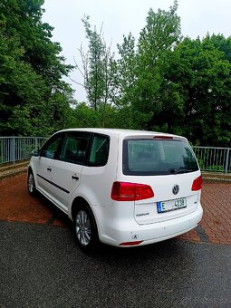 VW Touran 1.6Tdi 66kw 10/2013, servis Porsche - 4