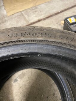 225/40 R18 92V Tracmax 2x6mm dot3621 zimní - 4