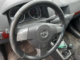 Opel Astra H 1,6 16V 85kW 2008 - jen 28000km - díly - 4