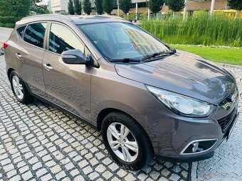 Hyundai ix35 2.0 BENZÍN 120KW 4x4 MANUÁL KAMERA VYHŘEV TAŽNÉ - 4