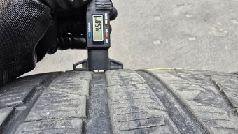 Zimní pneu 275/35/19 Pirelli - 4