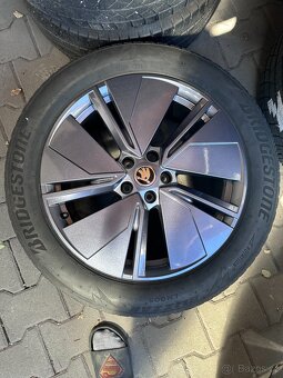 Zimní sada NOVÝCH alu kol Škoda Enyaq/Elroq Regulus R19 - 4