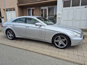 Mercedes Benz CLS - 4