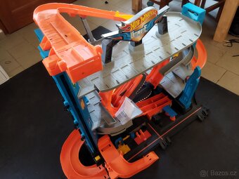 Hotwheels Ultimate Žralok - 4