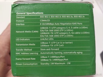 8x port Switch 10/100MB - nový - 4