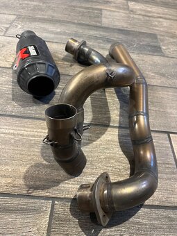 Výfukové svody Ducati Scrambler včetně tlumiče Akrapovič - 4