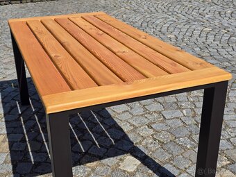 Modřínový zahradní stůl - 4