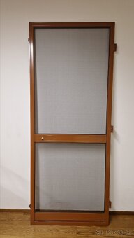 Dveře se sítí proti hmyzu - 4