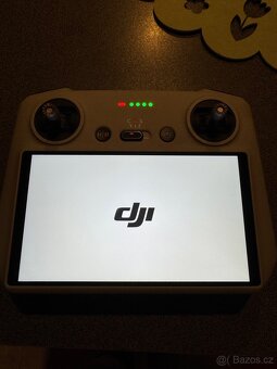 OVLADAČ DJI RC 230 - 4