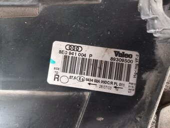 Přední levé a pravé světlo Audi A4 10/2000-09/2004 - 4