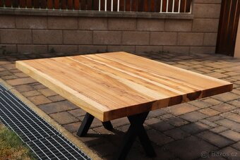 Masivní jilmový konferenční stůl – 90 × 75 cm, unikátní kres - 4