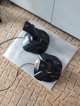 Prodám Joysticky k PC - 4