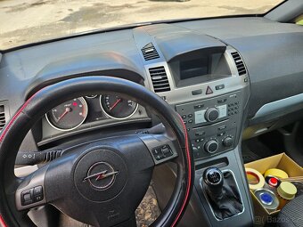 Prodám Opel Zafira 19dti 16v 110kw 7místné - 4
