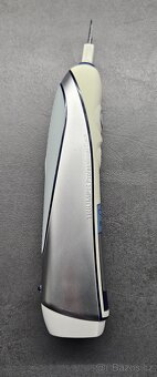 Oral B Braun Triumph 9000 Professional Care - 4