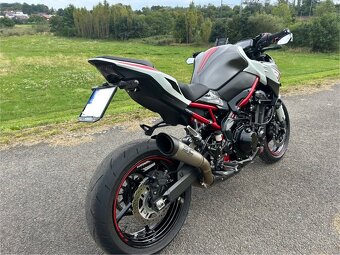 Kawasaki Z900 (2022) - 4