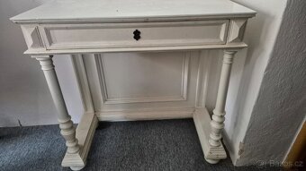 STAROŽITNÝ TOALETNÍ STOLEK - 4