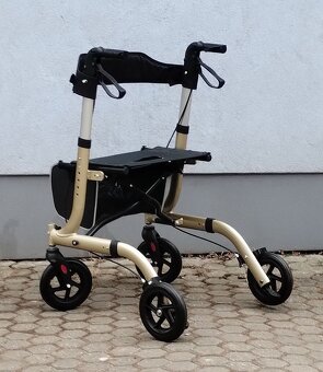 Čtyřkolové chodítko - 4