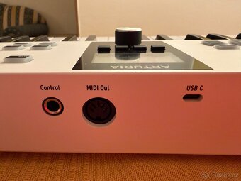Arturia Keylab Essential 49 White mk3 - 4