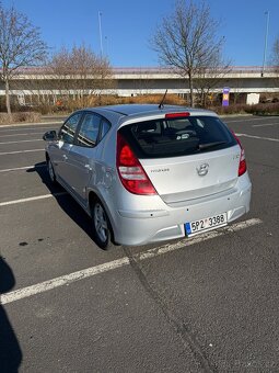 Hyundai i30  1.6i   2011 - 4