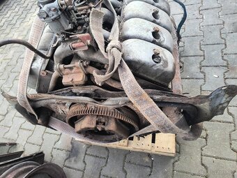 Tatra 603 motor H, díly dle přání - 4