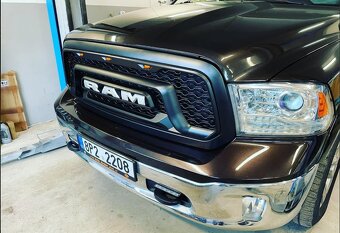 Nová maska REBEL Style pro DODGE RAM 1500 IV Gen LED světla - 4
