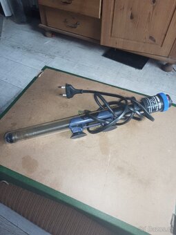 Prodám akvárium 80x40x50v 160L - 4
