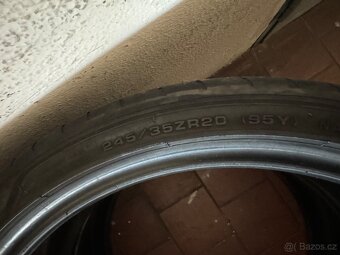 275/30/20 a 245/35/20 - 4