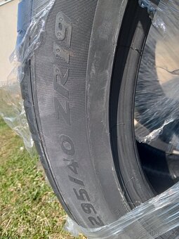 2ks Pirelli 295/40 R19 - 4