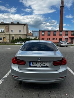 F30 318D 105kW Manuál - 4