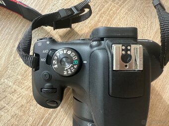 Canon EOS 2000D - 4