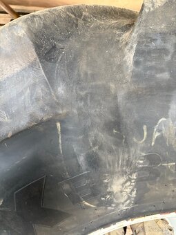Prodám pneu 800/70R32 - 4