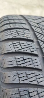 235/45/18 Pirelli Sottozero 3 Winter, DOT 3323,  7.5-7.0mm. - 4