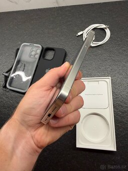 Apple iPhone 15 Pro Max 256GB - bílý titan TOP stav - 4