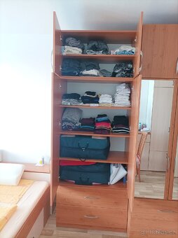 Šatní skříň - 4