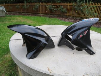 Honda CBR600RR PC37 - díly pravého boku - 4