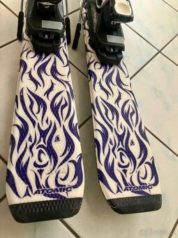 Dívčí sjezdové carvingové lyže Atomic 120 cm - 4