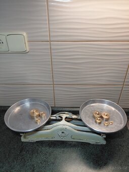 Kuchyňská dvoumisková váha - 4