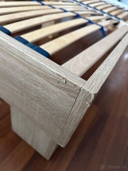 Postel, noční stolek a šatní skříň - 4