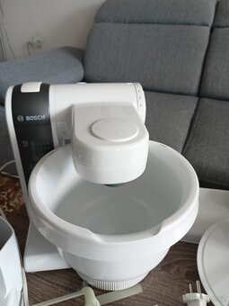 Kuchyňský robot Bosch MUM4855 - 4