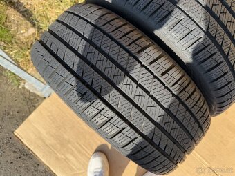 Celoroční pneu 205/40/17 Vredestein Quatrac Pro - 4