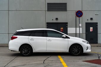 Toyota Auris Touring Sports 1.6 l Valvematic Active - 4