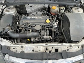 Prodám náhradní díly Opel Vectra C 2.2 Direct Liftback - 4