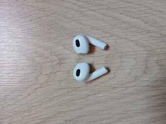 Apple AirPods 3 - 4