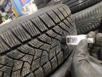 17´´ Zimni TOYOTA RAV4 CHR 215/60 R17 5x114,3 - 4