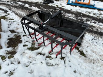 Krokodyl na hnuj - 4