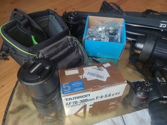 Nikon D5600 + příslušenství interiér i exteriér - 4