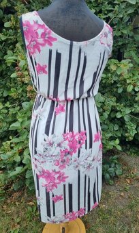 Lehké vzdušné šaty. M 38 10 - 4