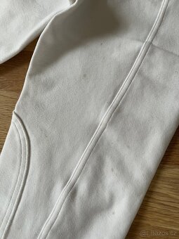 Bile rajtky zavodni - 4